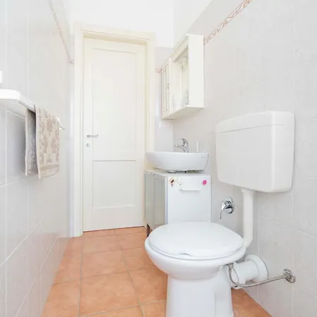 096 - Casa Al Borgo Cavi Di Lavagna, 150 Metri Dal Mare *